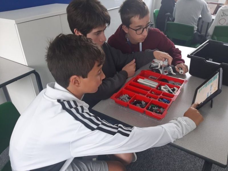 curso robotica en reino unido con Kells college